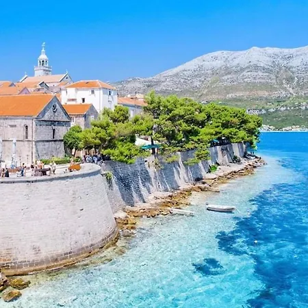 Old Town Sea Front M&m *