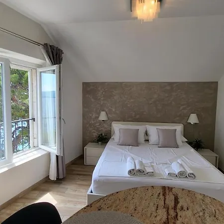 Old Town Sea Front M&m *