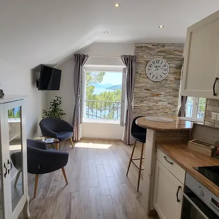 Old Town Sea Front M&m アパート コルチュラ