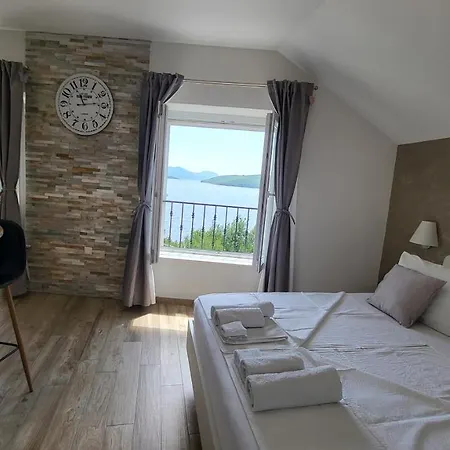 Old Town Sea Front M&m Apartment